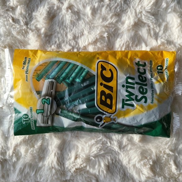 🔵🆕️🔵Men's Razors Bundle 🪒 - Picture 2 of 6